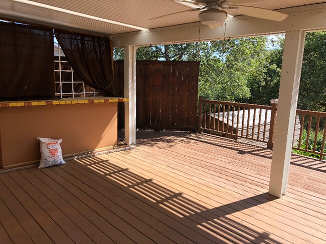 Building Photo - 10231 Buena Vista Dr