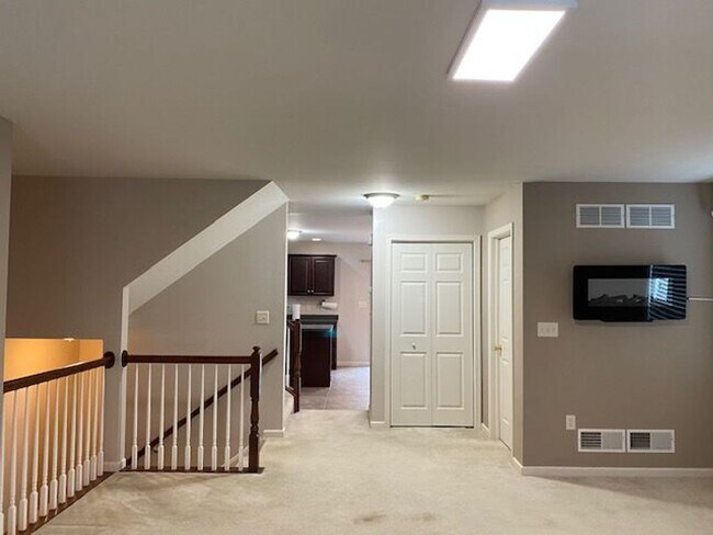 Building Photo - 448 Waterleaf Court