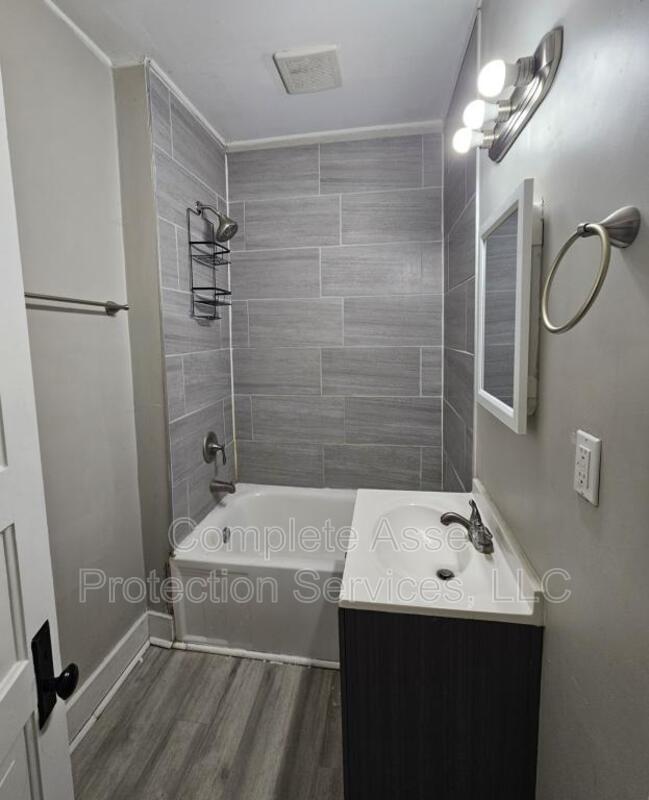 Building Photo - 2625 Cleveland St