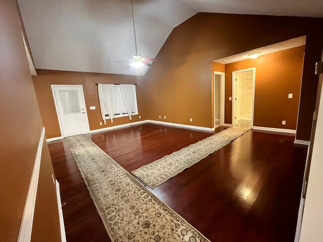 Building Photo - 476 Bill Russell Rd