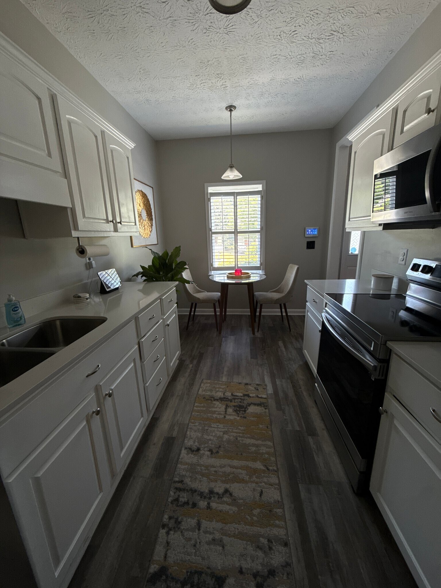Building Photo - 4054 Elm St