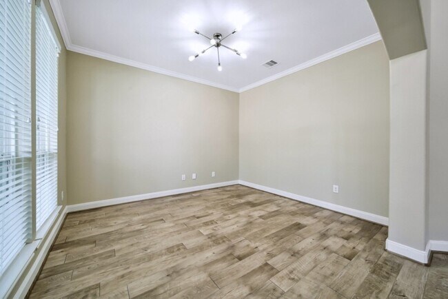 Building Photo - 3007 Rocky Point Dr