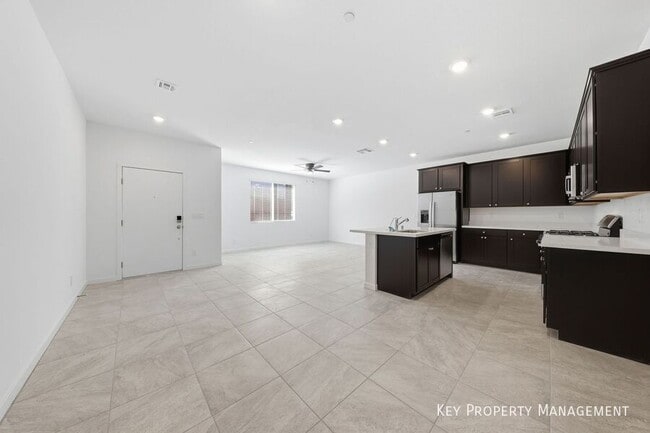 Building Photo - 1529 Layla Crossing Ave