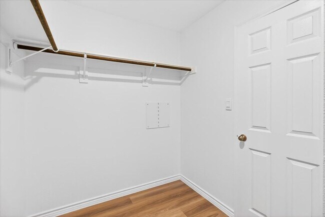 Building Photo - 1626 Comfy Wy