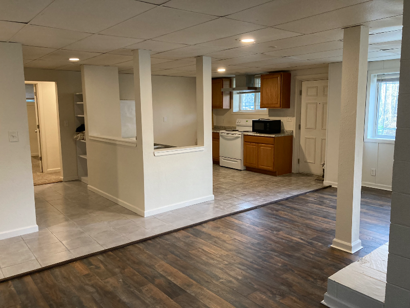Building Photo - 817 S 140th St