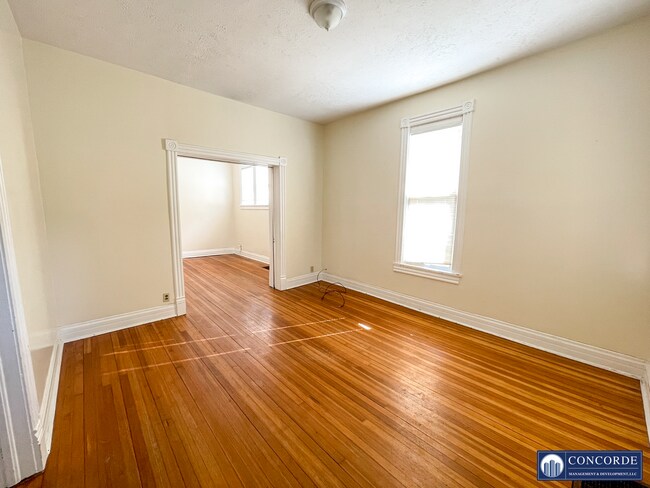 Building Photo - 930 F St