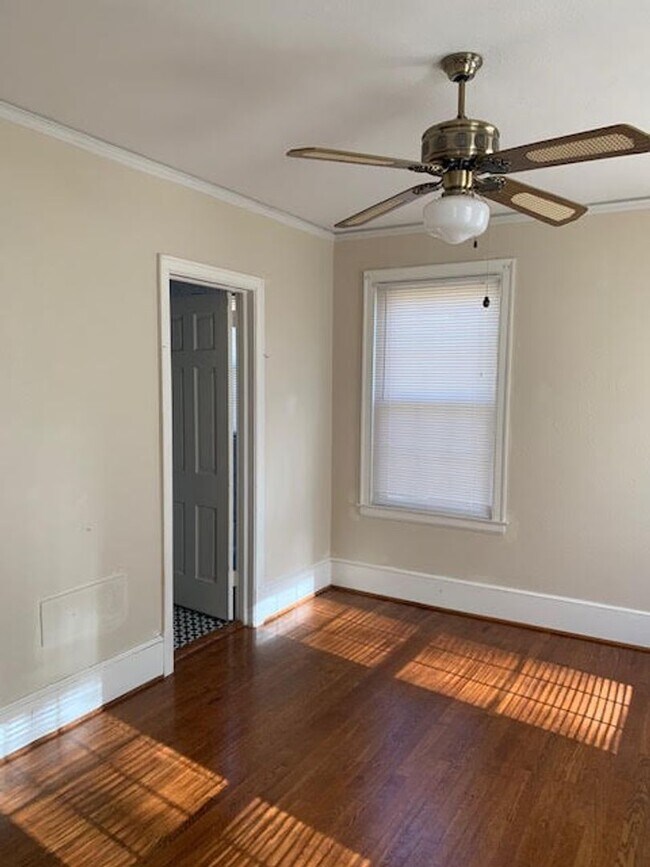 Building Photo - 444 E Park Dr