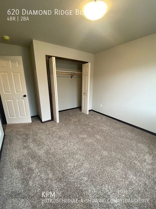 Building Photo - 4 BED | 2 BATH | DOUBLE GARAGE | RAPID VALLEY