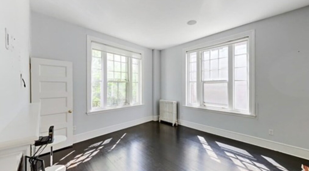 Building Photo - 371 Harvard St