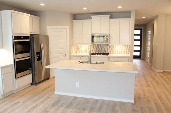 Building Photo - 29243 Pikes Peak Dr