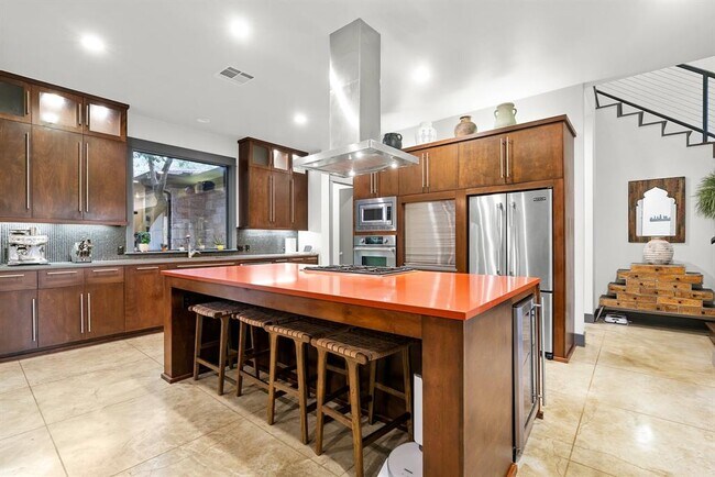 Building Photo - 332 Rugged Earth Dr