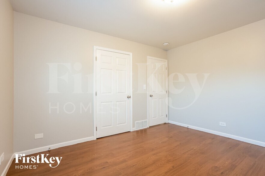 Building Photo - 565 Franklin Ave