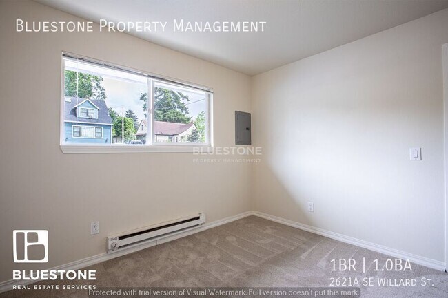 Building Photo - 2621 SE Willard St