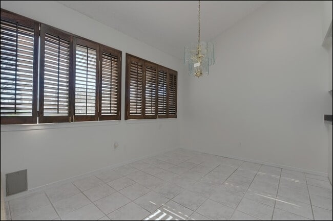 Building Photo - 6622 Dawn Dr