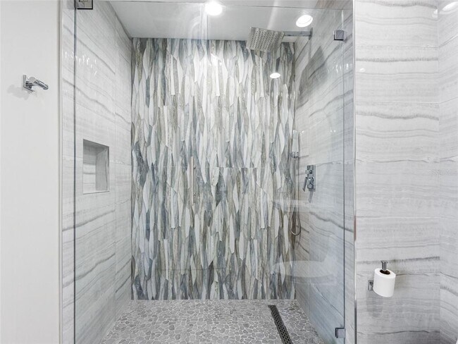 Building Photo - 5823 Bowen Daniel Dr