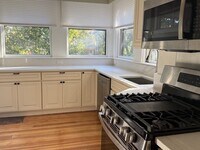 Building Photo - 21 Melville Ave