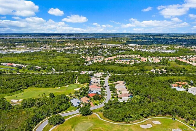 Building Photo - 1327 NW Mossy Oak Way