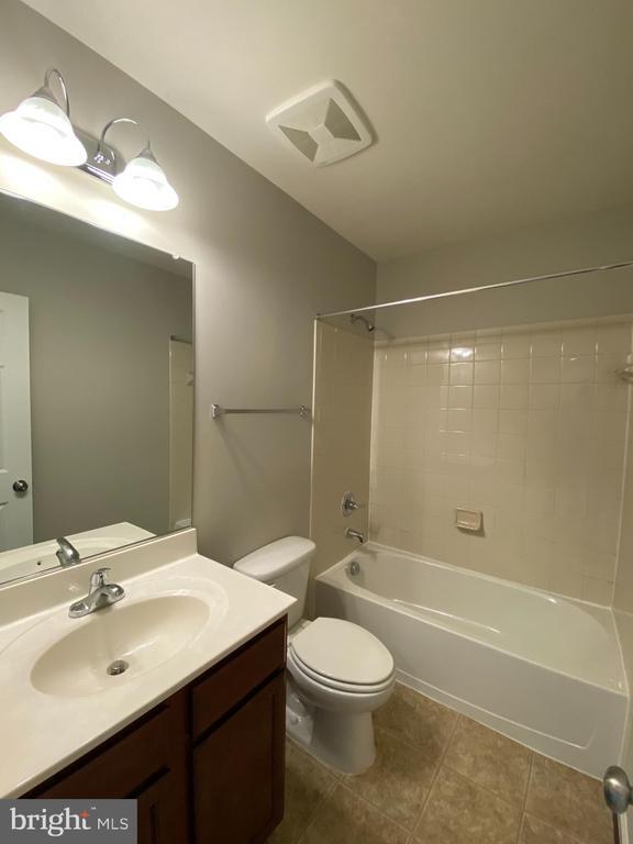 Building Photo - 112 Splendor Gdn Wy