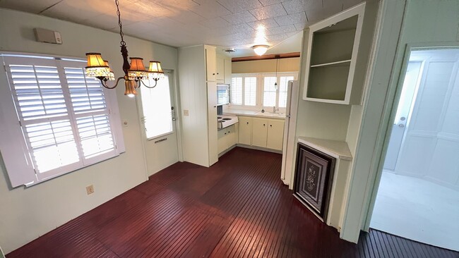 Building Photo - Beautiful 1 bedroom 1 bath Manufactured ho...