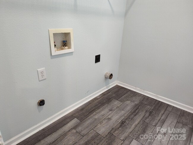 Building Photo - 16127 Circlegreen Dr