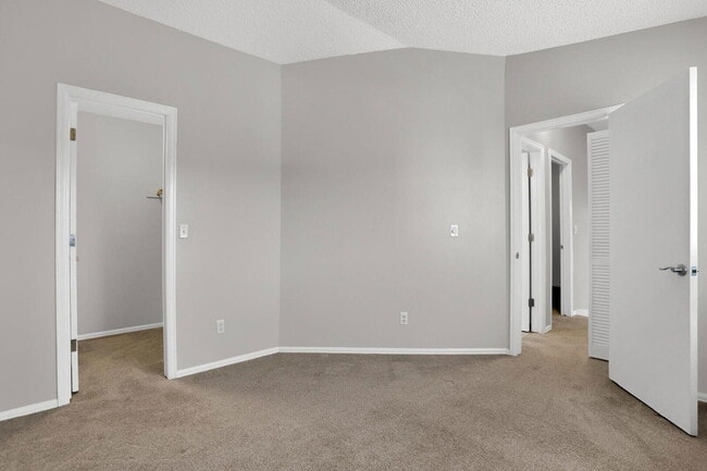 Building Photo - 7480 Alameda Ct