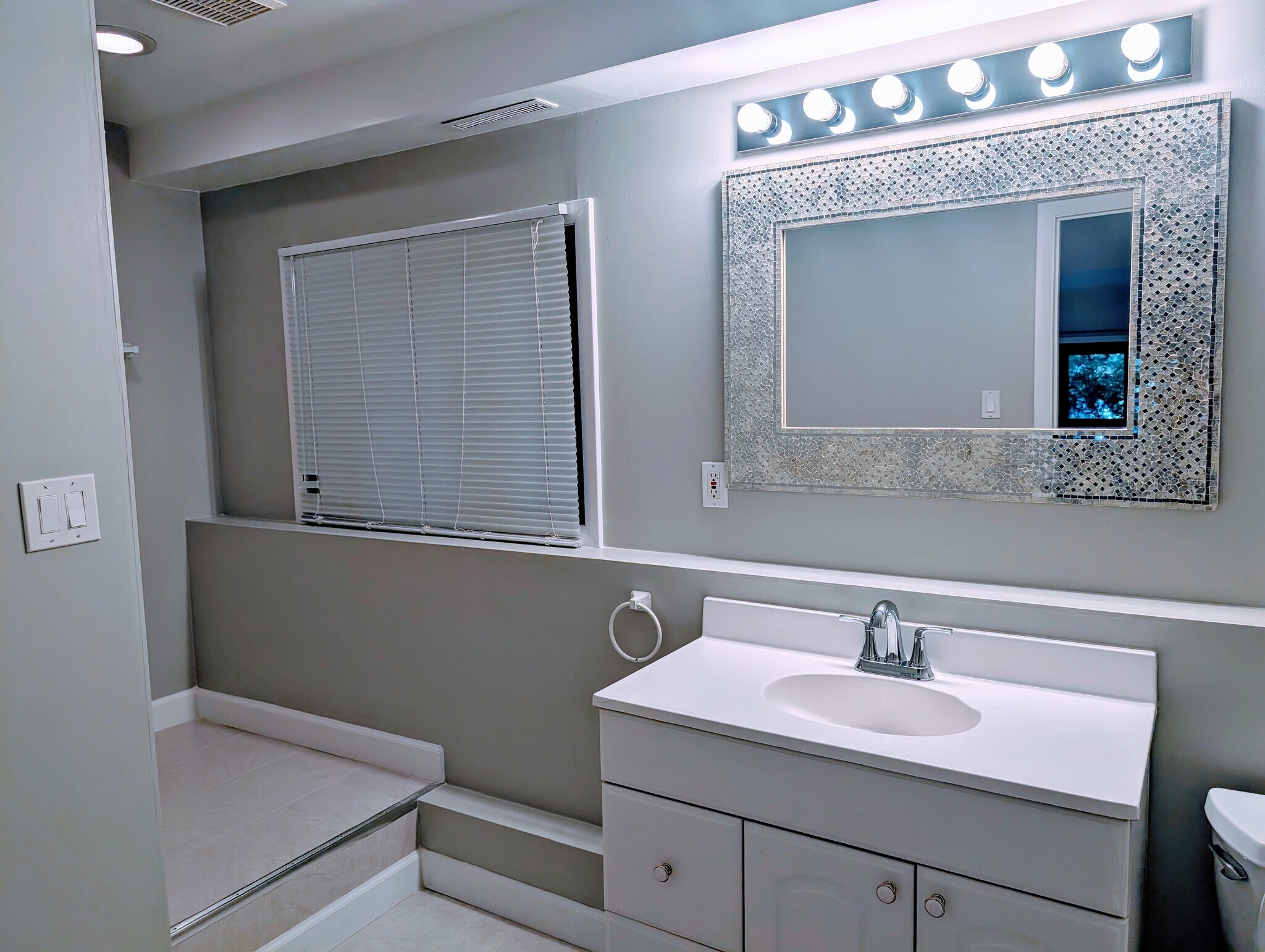 Building Photo - 8856 Youngsea Pl