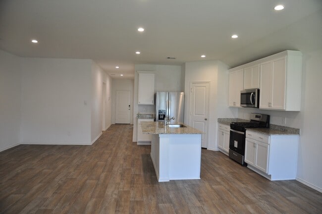 Building Photo - 31303 Yatesbury Ln