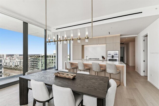 Building Photo - 1000 Water St