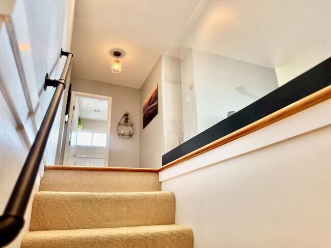 Building Photo - 3BR/2BA | Unobstructed Panoramic Views | Live Above the Fog | Intentional Living