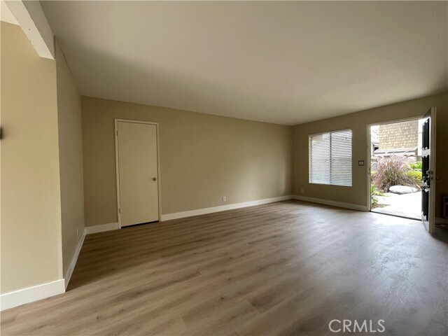 Building Photo - 61 Streamwood