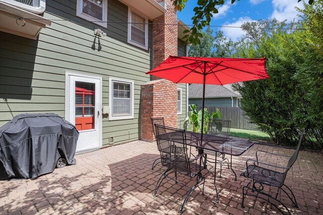 Building Photo - 3 Bed 2.5 Bath in Overland Park Nall Hills