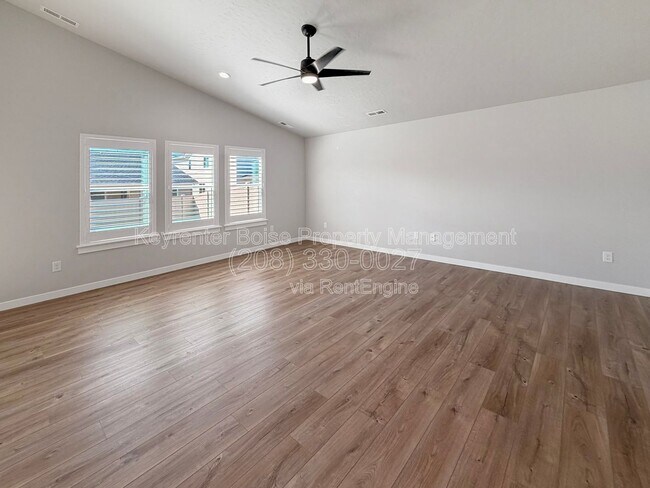 Building Photo - 2415 N Silver Wolf Ave