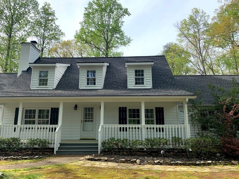 Building Photo - 1975 Pilgrim Rd