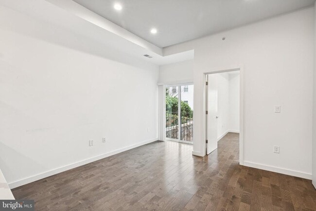 Building Photo - 2028 E Fletcher St