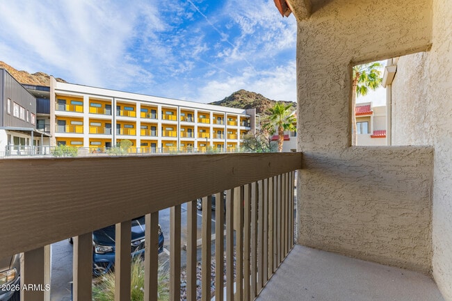 Building Photo - 1401 E Puget Ave