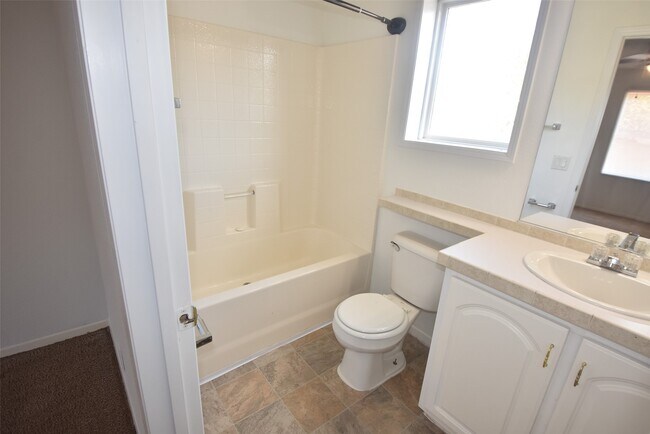 Building Photo - 10010 Sugarvine Ln