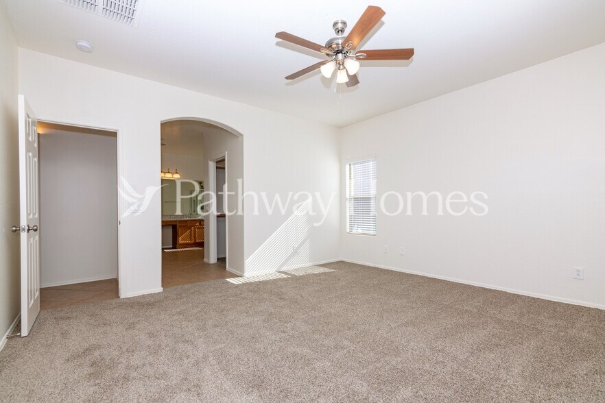 Building Photo - 13843 W Watson Ln