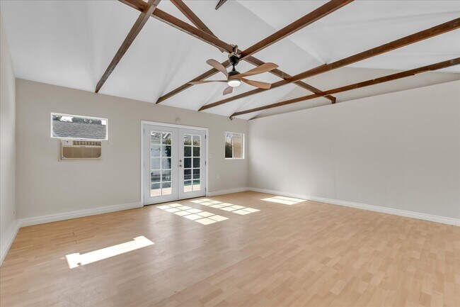 Bonus Room in Garage - 4710 Cartwright Ave