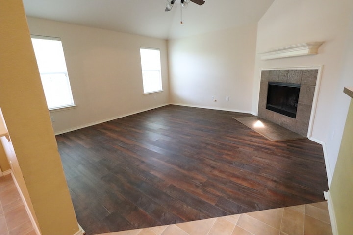 Building Photo - 1000 Warbler Ln