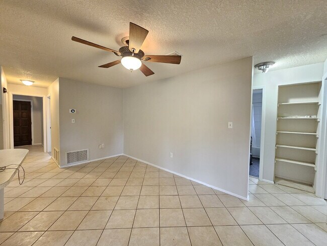 Building Photo - 4/2 Merritt Island Home