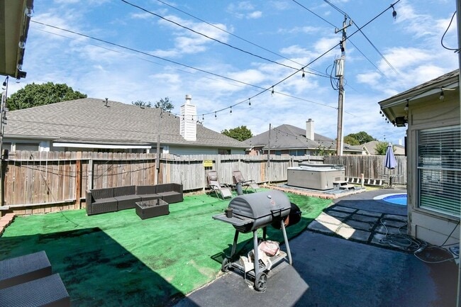 Building Photo - 2834 Green Hollow Ct