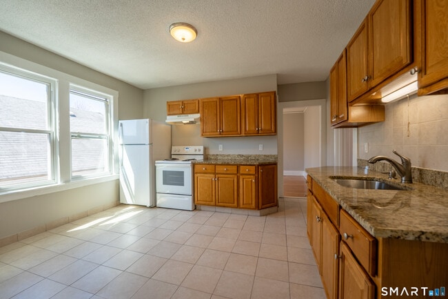 Building Photo - 47-49-49 Roxbury St