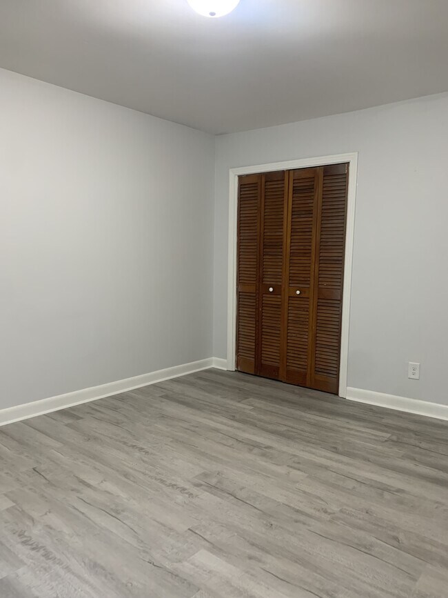 Building Photo - 2108 Weddington Rd