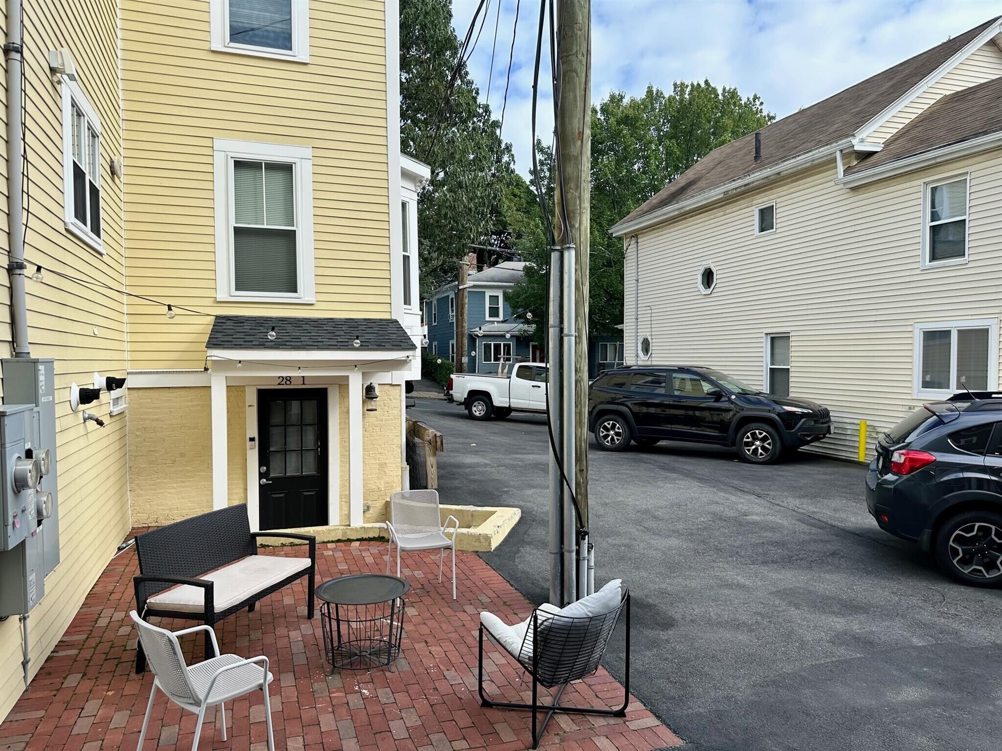 Building Photo - 26 Putnam St