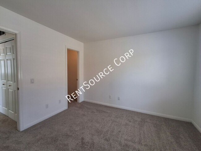 Building Photo - 24339 Alyssum Pl