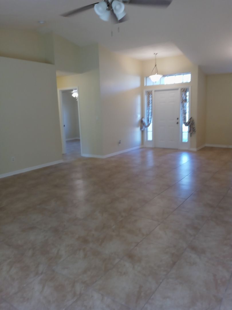Building Photo - Charming 3-Bedroom Home in Port Charlotte, FL