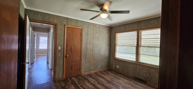 Building Photo - 2004 Roebuck St