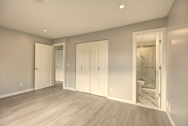 Building Photo - 450 Jefferson Ave