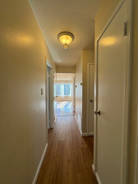 Building Photo - 211 Catalina Ave