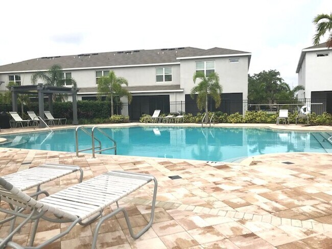 Building Photo - 3/2.5 GATED COMMUNITY - TOWNHOUSE - GREAT SCHOOLS IN PALMER RANCH